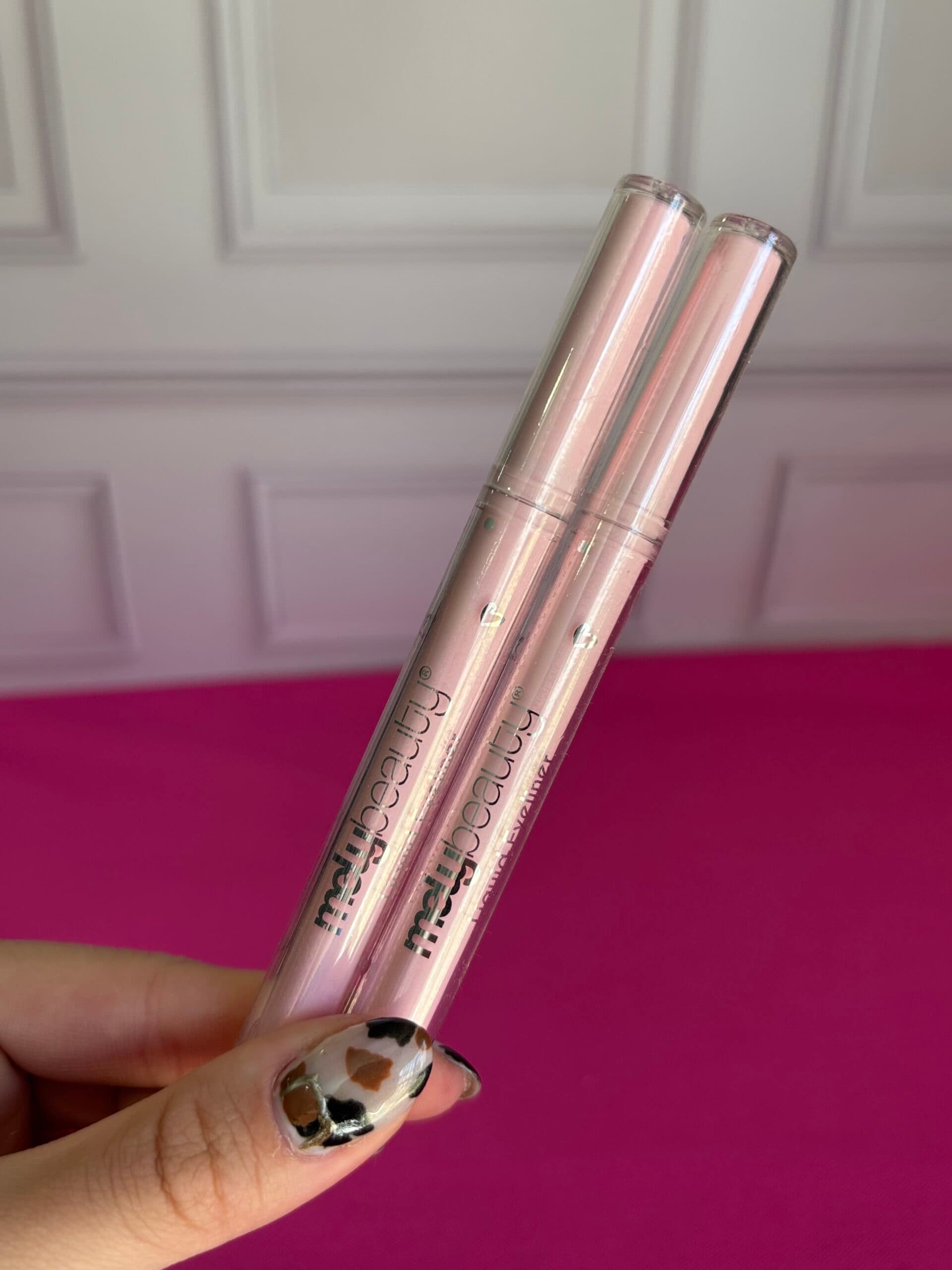 Delineador liquido Mely