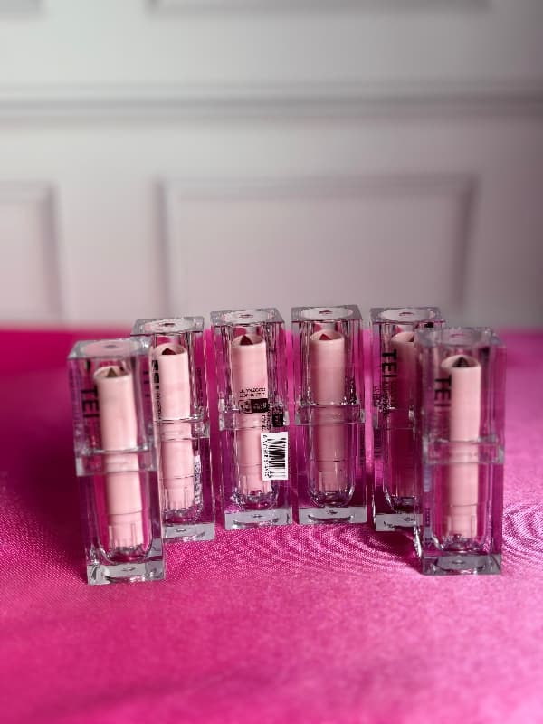 Labial cristal en barra Tei