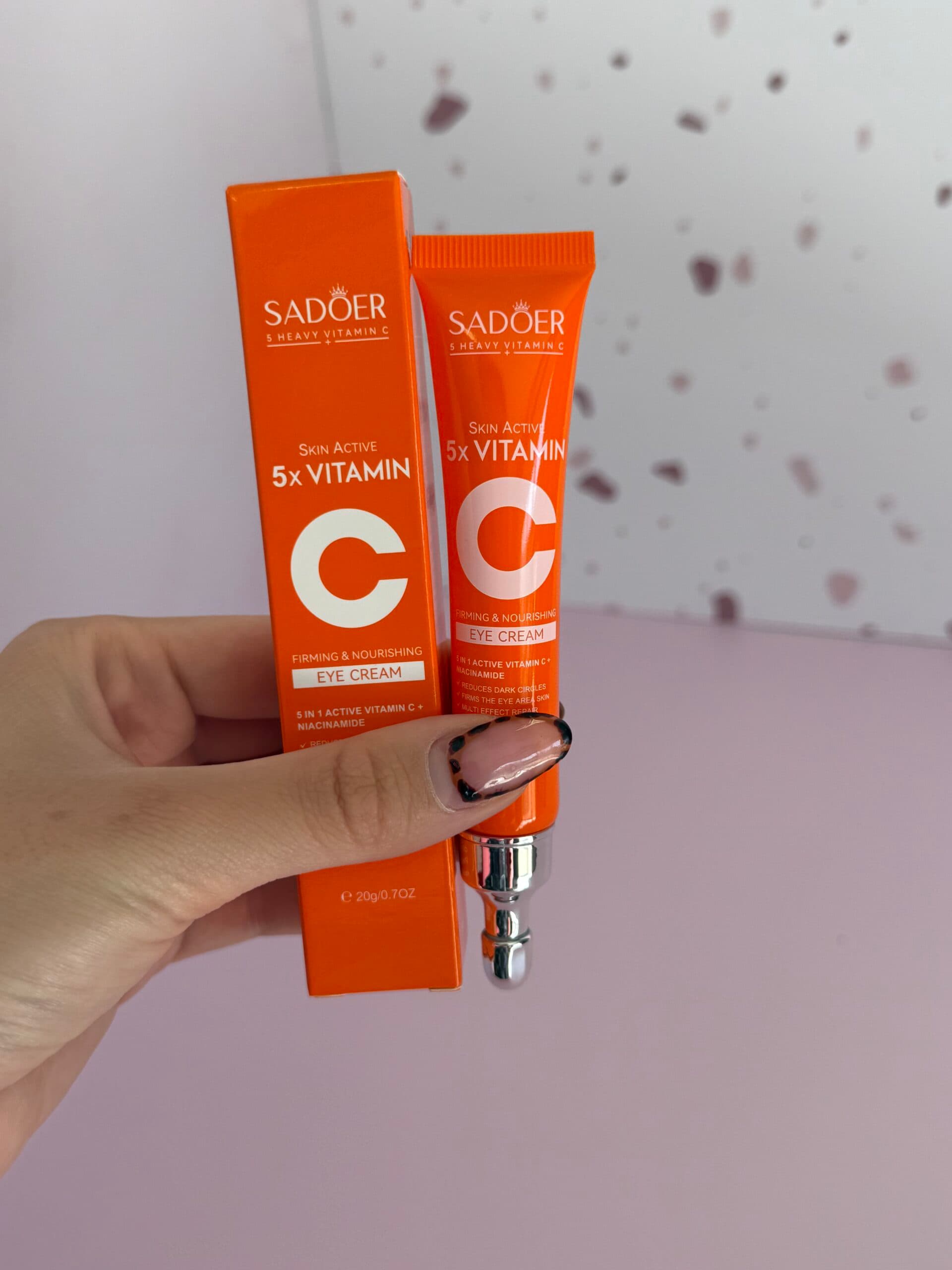 Contorno de ojos con vitamina c. Bioaqua