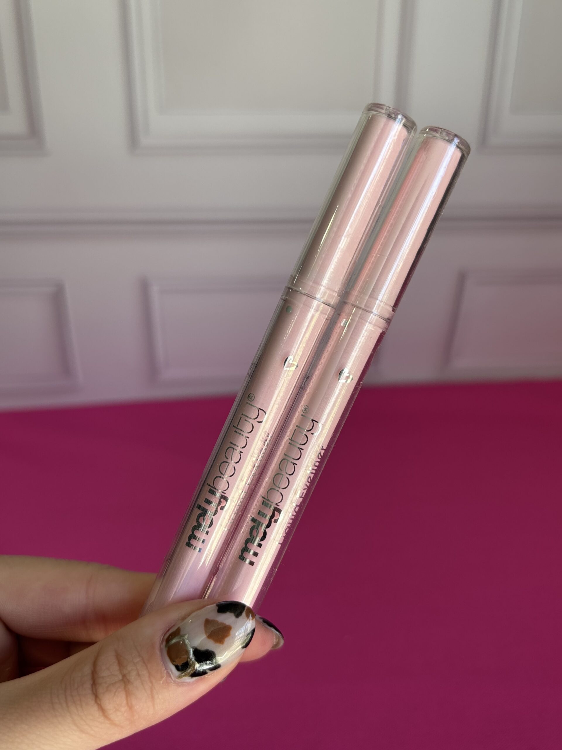 Delineador liquido Mely
