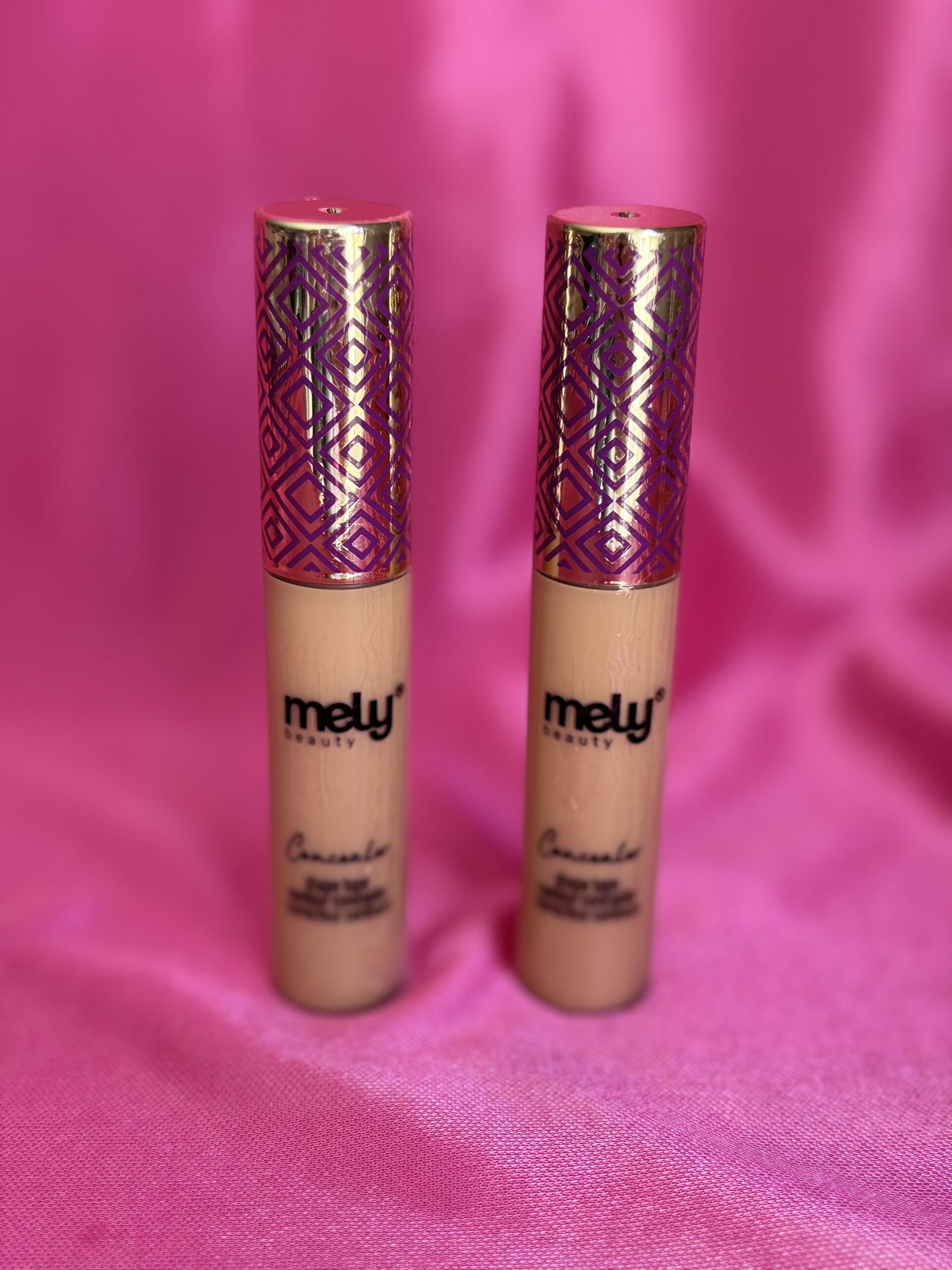 Corrector de ojos Mely
