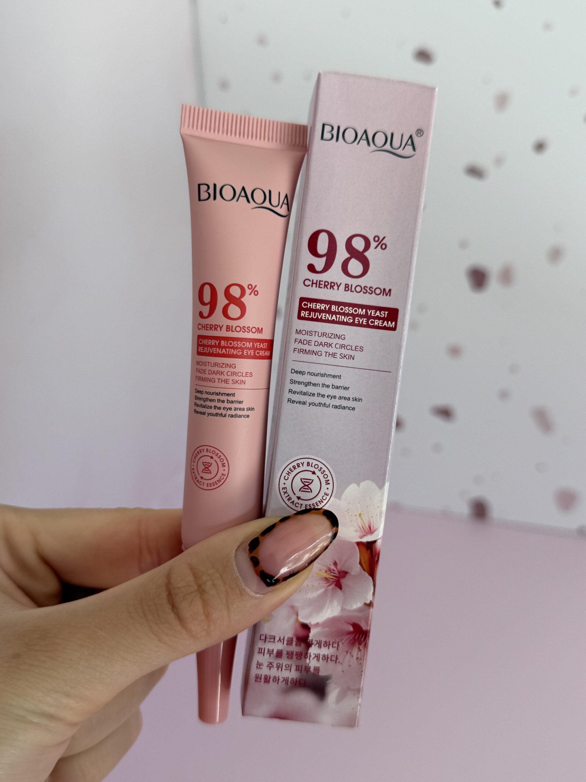Contorno de ojos con flor de cerezo Bioaqua